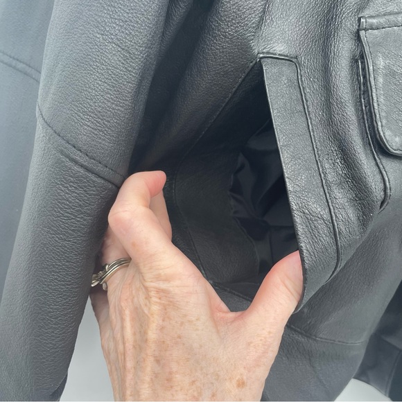 Cougar Leather Jacket Vintage Zip Up & Snap 4 Outside Pockets Lined Black Large - Picture 4 of 13